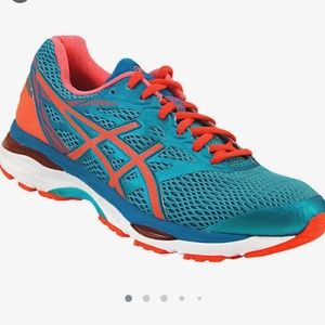 NWT ASICS 7.5 GEL-Cumulus 18 Running Sneaker